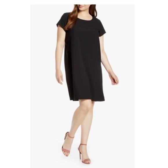 Chelsea28 Dresses & Skirts - Chelsea 28 Black Shift Short Sleeve Mini Dress M‎